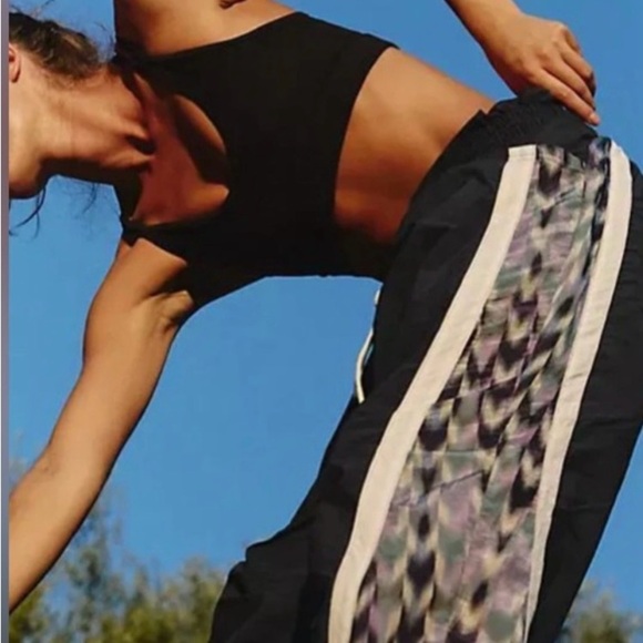 NWT free people movement joggers w/ drawstring sz S tapered leg flattering cut - Picture 3 of 11